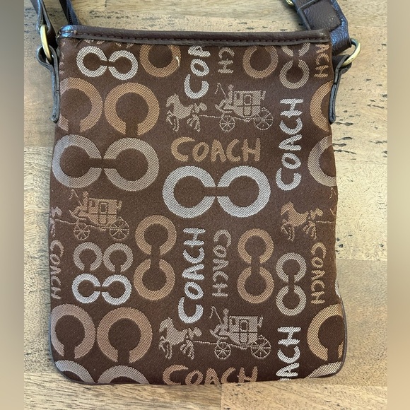 Vintage Coach Signature Brown Crossbody Bag - Picture 5 of 9